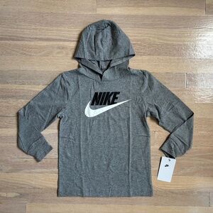 Boys grey nike swoosh hooded long sleeve sweatshirt size 7 nwt